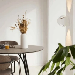 Saga Vegglampe IP65 12W 3000K - Hvit 11 Saga Vegglampe IP65 12W 3000K - Hvit -Lightup Butikk Saga vegglampe IP65 12W 3000K Hvit Utebelysning vegg opp og ned LOOM Design LF 830 001 4