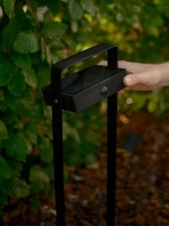 Nordlux Saulio Solar Pullert Utendørs 60 Cm 4,4W 3000 Kelvin - Solcelle 16 Nordlux Saulio Solar Pullert Utendørs 60 Cm 4,4W 3000 Kelvin - Solcelle -Lightup Butikk Saulio solar pullert utendors 60 cm 44W 3000 Kelvin Solcelle Utebelysning pullert Nordlux 2518268003 4