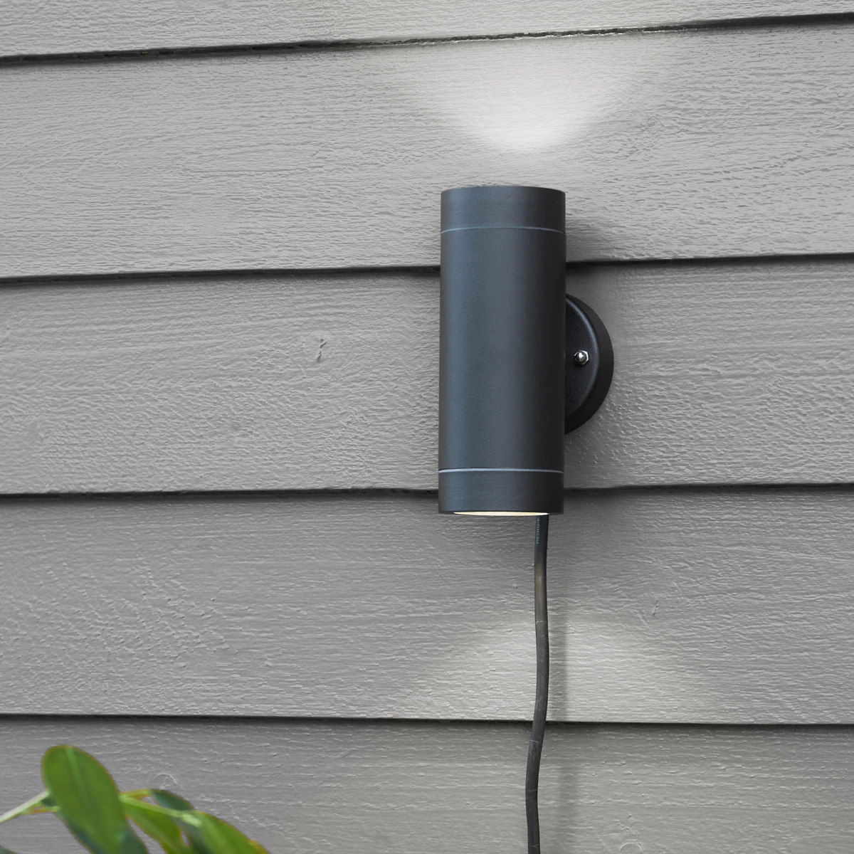 Markslöjd Sylinder Vegglampe Svart - Garden 24 - Svart 3 Markslöjd Sylinder Vegglampe Svart - Garden 24 - Svart