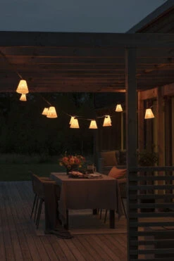 Konstsmide Tilleggsslynge 10 Lys Med Gule Skjermer - Amber -Lightup Butikk Tilleggsslynge 10 lys med gule skjermer Amber Utebelysning Lysslynge Konstsmide 2334 830 4