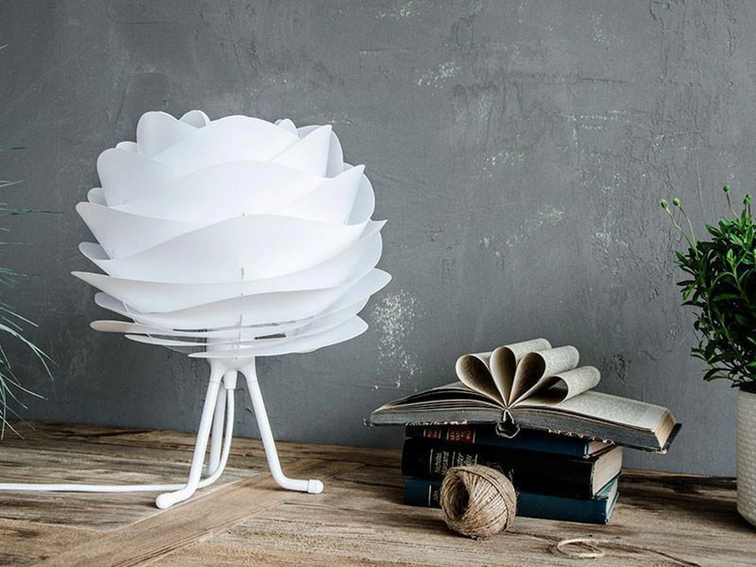 Umage Tripod Fot Mini Til Bordlamper Hvit 6 Umage Tripod Fot Mini Til Bordlamper Hvit - Bilde 4