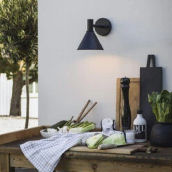 Tripp Mini Vegglampe Utendørs IP44 - Svart