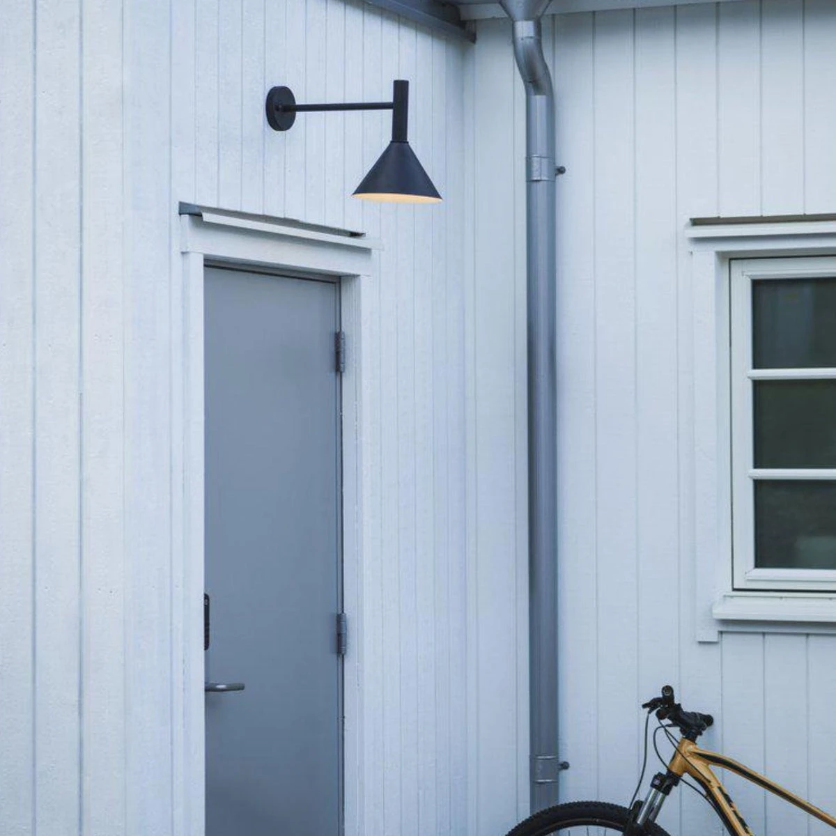 Tripp Vegglampe Utendørs IP44 - Grå 3 Tripp Vegglampe Utendørs IP44 - Grå