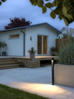 Konstsmide Udine Pullert Utendørs 97 Cm 12W 3000K IP65 - Svart -Lightup Butikk Udine pullert utendors 97 cm 12W 3000K IP65 Svart Utebelysning pullert Konstsmide 7537 750 3