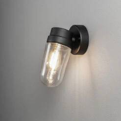 Konstsmide Vega Vegglampe Utendørs IP54 E27 - Svart -Lightup Butikk Vega vegglampe utendors IP54 E27 Svart Utebelysning vegg klassisk Konstsmide 429 750 3