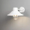 Konstsmide Vega Vegglampe Utendørs IP54 - Hvit 1 Konstsmide Vega Vegglampe Utendørs IP54 - Hvit -Lightup Butikk Vega vegglampe utendors IP54 Hvit Utebelysning vegg klassisk Konstsmide 428 250 1