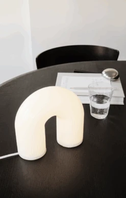 Ferm LIVING Vuelta Bordlampe -Lightup Butikk Vuelta bordlampe Bordlamper Ferm Living Feg 1100612001 6