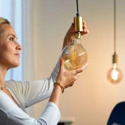 WiZ E27 Lyspære Filament G125 6,7W Wifi - Justerbar Fargetemperatur 2000-5000 Kelvin -Lightup Butikk WiZ E27 Lyspaere filament G125 67W Wifi Justerbar fargetemperatur 2000 5000 Kelvin Smartpaerer E27 WiZ 929003017901 3