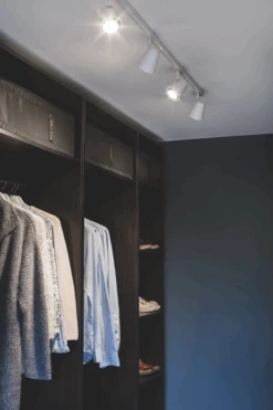 Zip Zoom Spot 6W LED 2000-2800K Dim To Warm -Lightup Butikk Zip Zoom spot 6W LED 2000 2800K dim to warm Zip spotskinne Sg Armaturen As 3200982 3